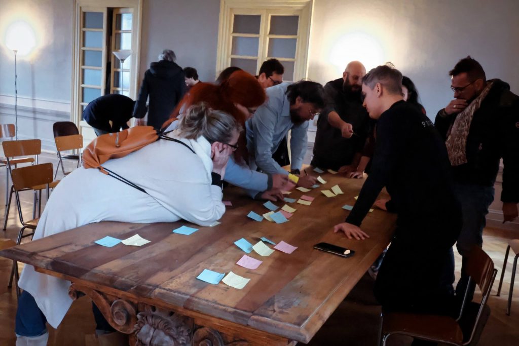 photo_5782842756337175982_w